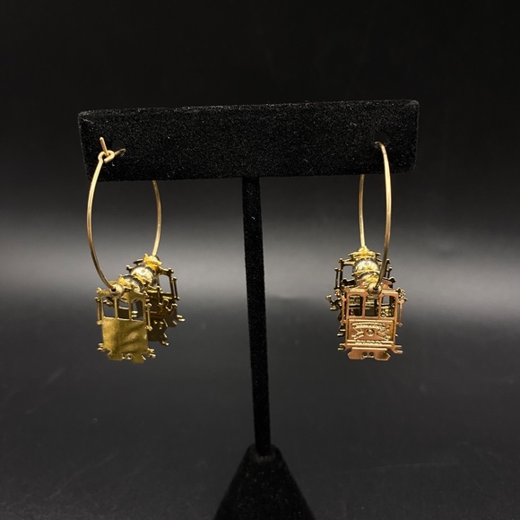 14K Gold Filled Wire Earrings San Franciso Cable Car HARRY MASON Holiday NEW - Picture 4 of 9